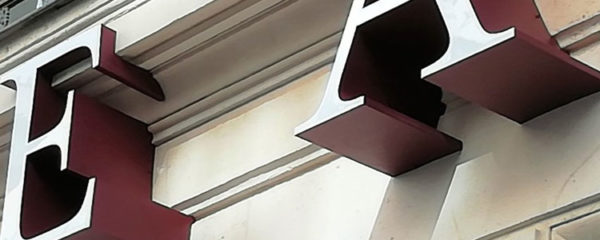 lettres en relief